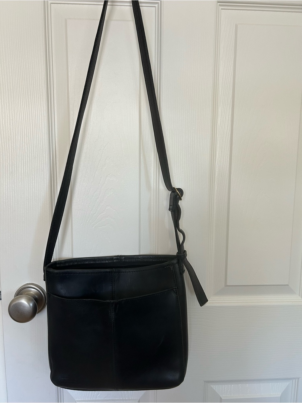 Duluth Trading Company Lifetime Full Grain Leather Crossbody Black Sling